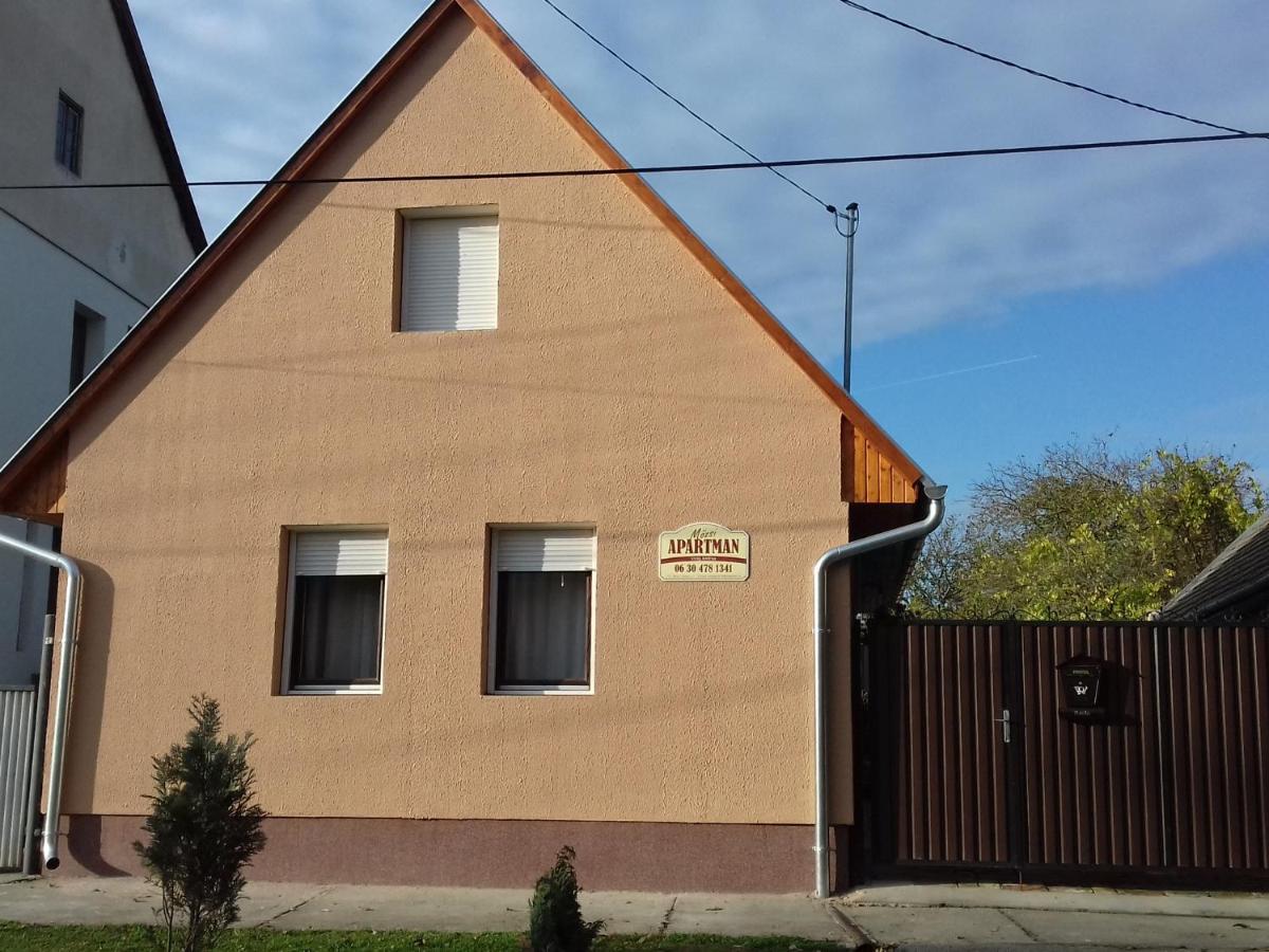 Moezsi Apartman Tolna Exteriér fotografie
