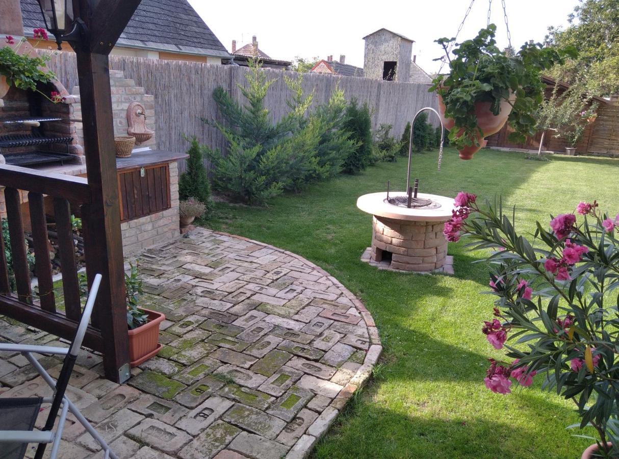 Moezsi Apartman Tolna Exteriér fotografie